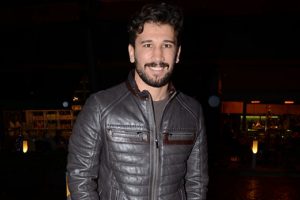 Adem Kılı&ccedil;cı arkadaşlarıyla yemekte