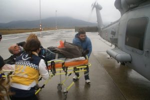 Fenalaşan vatandaş i&ccedil;in deniz kuvvetleri helikopteri seferber oldu
