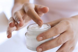 Dermatologların kara listeye eklediği 7 g&uuml;zellik &uuml;r&uuml;n&uuml;
