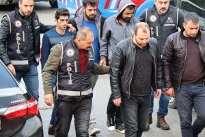 İnsan ka&ccedil;ak&ccedil;ıları tutuklandı