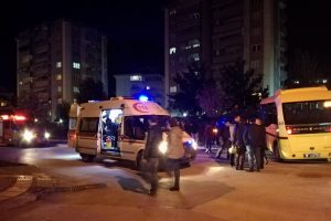 Bursa'da minib&uuml;s ile otomobil &ccedil;arpıştı: 5 yaralı