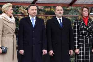 Bulgaristan ve Polonya'dan 'tansiyonu d&uuml;ş&uuml;r&uuml;n' &ccedil;ağrısı