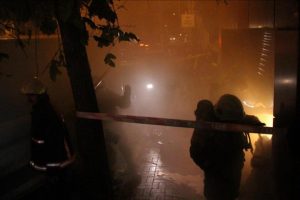 İstanbul Fatih'te tekstil deposunda yangın
