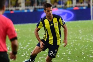 Fenerbah&ccedil;e'de sağ kanat Barış Alıcı'ya emanet