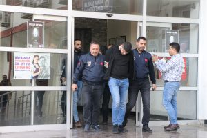 Nasıl tepki g&ouml;sterirsin deyip iş adamını k&ouml;r ettiler