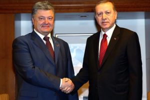 Cumhurbaşkanı Erdoğan Poroşenko ile g&ouml;r&uuml;şt&uuml;