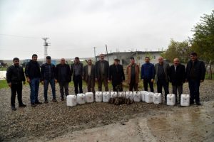 &Ccedil;ift&ccedil;ilere fidan ve g&uuml;bre desteği