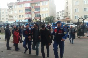 Bursa merkezli eş zamanlı operasyon: 20 g&ouml;zaltı
