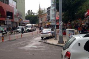 Kaldırıma park eden trafik polisine ceza