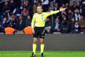 C&uuml;neyt &Ccedil;akır'ın 8. Beşiktaş-Galatasaray derbisi