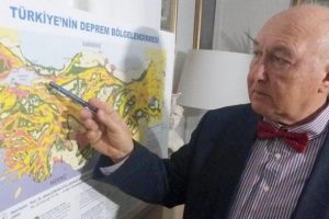 Deprem profes&ouml;r&uuml;nden kritik İstanbul uyarısı: Avrupa yakası...