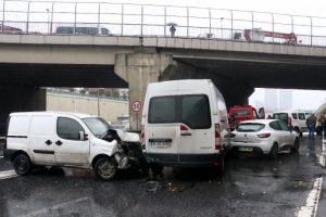 İstanbul TEM'de zincirleme kaza!