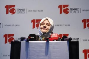 Bakan Sel&ccedil;uk: "O g&uuml;n d&uuml;nyaya demokrasi dersi verdik"