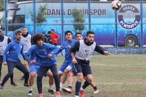 Adana Demirspor, Boluspor ma&ccedil;ı hazırlıklarını s&uuml;rd&uuml;rd&uuml;