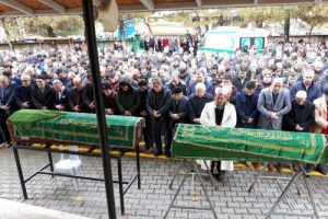 Kazada &ouml;len anne ve oğlu toprağa verildi