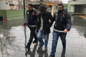 Gen&ccedil;leri zehirleyen uyuşturucu tacirleri tutuklandı