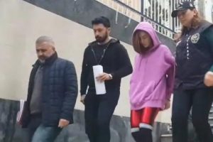 Erkekleri b&ouml;yle tuzağa d&uuml;ş&uuml;rm&uuml;şt&uuml;... Yakalandı!