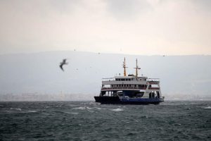 Kuzey Ege'de deniz ulaşımına fırtına engeli