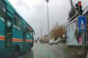 Pes dedirten trafik ihlalleri kameraya yansıdı