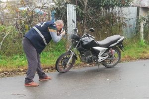 &Ccedil;aldıkları motosikleti &ccedil;alıştıramayınca ka&ccedil;tılar