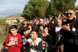 Mahalle sakinlerinden alkışlı baz istasyonu eylemi