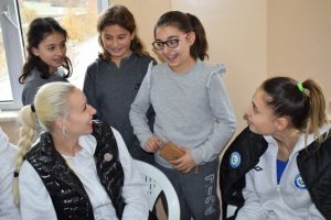 Bursa Nil&uuml;fer'in sultanları &ouml;ğrencilerle buluştu