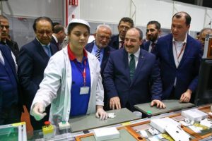 Sanayi ve Teknoloji Bakanı Varank Vestel'i gezdi