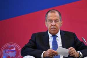 Lavrov'dan Trump'a: Zorla g&uuml;zellik olmaz