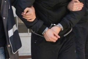 FET&Ouml;'n&uuml;n s&ouml;zde eski 'il imamı' ve eşi yakalandı