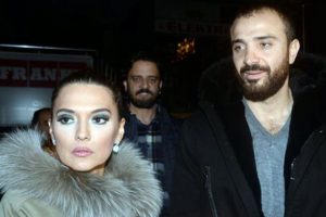 Demet Akalın: Neyi &uuml;st&uuml;me ge&ccedil;irmişim ki mal ka&ccedil;ırayım