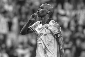 Hutchinson'dan şampiyonluk mesajı