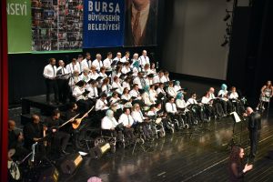 Bursa'da engelli solistler gönüllerde taht kurdu