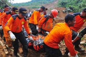 Endonezya'da heyelan: 7 ölü, 9 yaralı