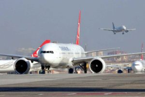 Pilot &ouml;yle bir anons yaptı ki! "Bayağı b&uuml;y&uuml;k"