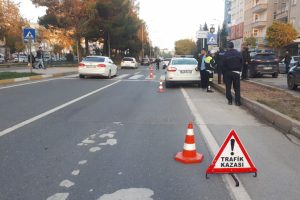 Otomobilin &ccedil;arptığı yaya ağır yaralandı