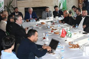 Bursaspor Kul&uuml;b&uuml; Başkanı Ali Ay: "Hedefimiz ilk 10'da olmak"