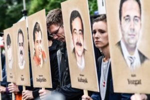 8 Türk'ü öldüren kadına ödül gibi ceza