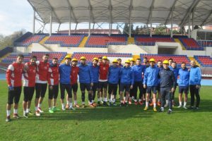 Antrenmana madenci baretleriyle &ccedil;ıktılar