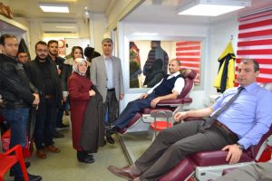 AK Partililer kan ver hayat kurtar" kampanyasına katıldı