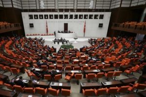 İYİ Parti Bursa Milletvekili Tatlıoğlu: Cumhurbaşkanı hak ettiğinden daha fazla sopa yiyor