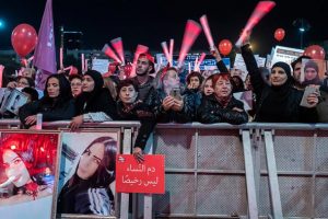 Tel Aviv'de 30 bin kişi kadına y&ouml;nelik şiddeti protesto etti