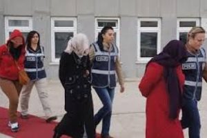 14 kadın mahrem imam yakalandı