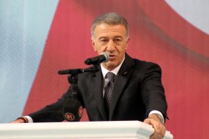 Ahmet Ağaoğlu: "Trabzonspor'un topyek&ucirc;n bir uyanışa ihtiyacı var"
