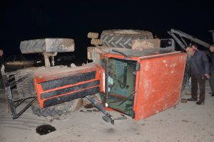 Otomobille çarpışan traktör devrildi: 1 yaralı