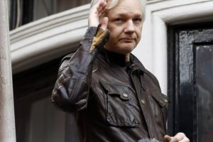 Assange cephesinden ilk yorum