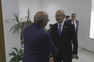 Kılıçdaroğlu, KKTC Milli Eğitim ve Kültür Bakanı ile görüştü
