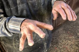 Bursa'da 72 yıldır fıçı üretiyor, ellerinde kesilmeyen parmağı kalmadı