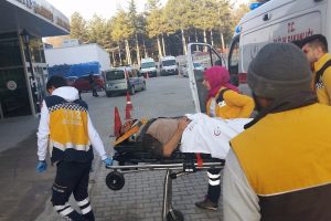 5. kattan d&uuml;şen Suriyeli iş&ccedil;i ağır yaralandı