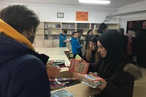 K&ouml;y okulu k&uuml;t&uuml;phanesine 650 adet kitap yardımı