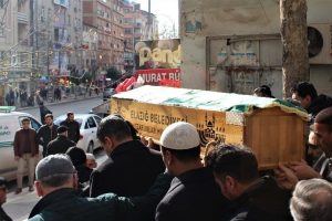 Otomobilin &ccedil;arptığı yaşlı adam &ouml;ld&uuml;